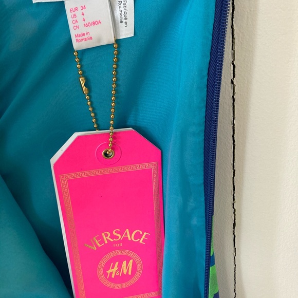 Stunning dress never warped a special edition - Picture 6 of 6